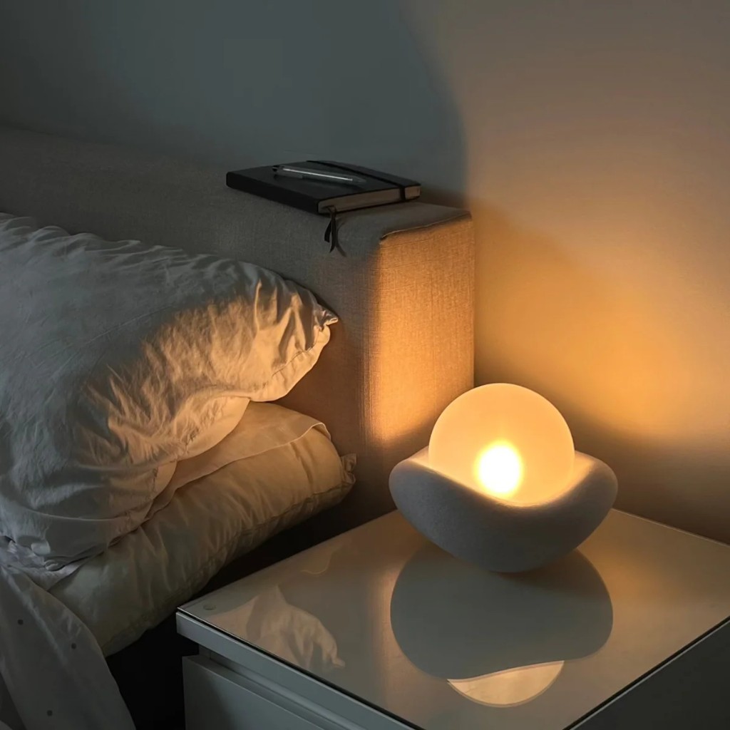 Pearl Lamp in bedroom